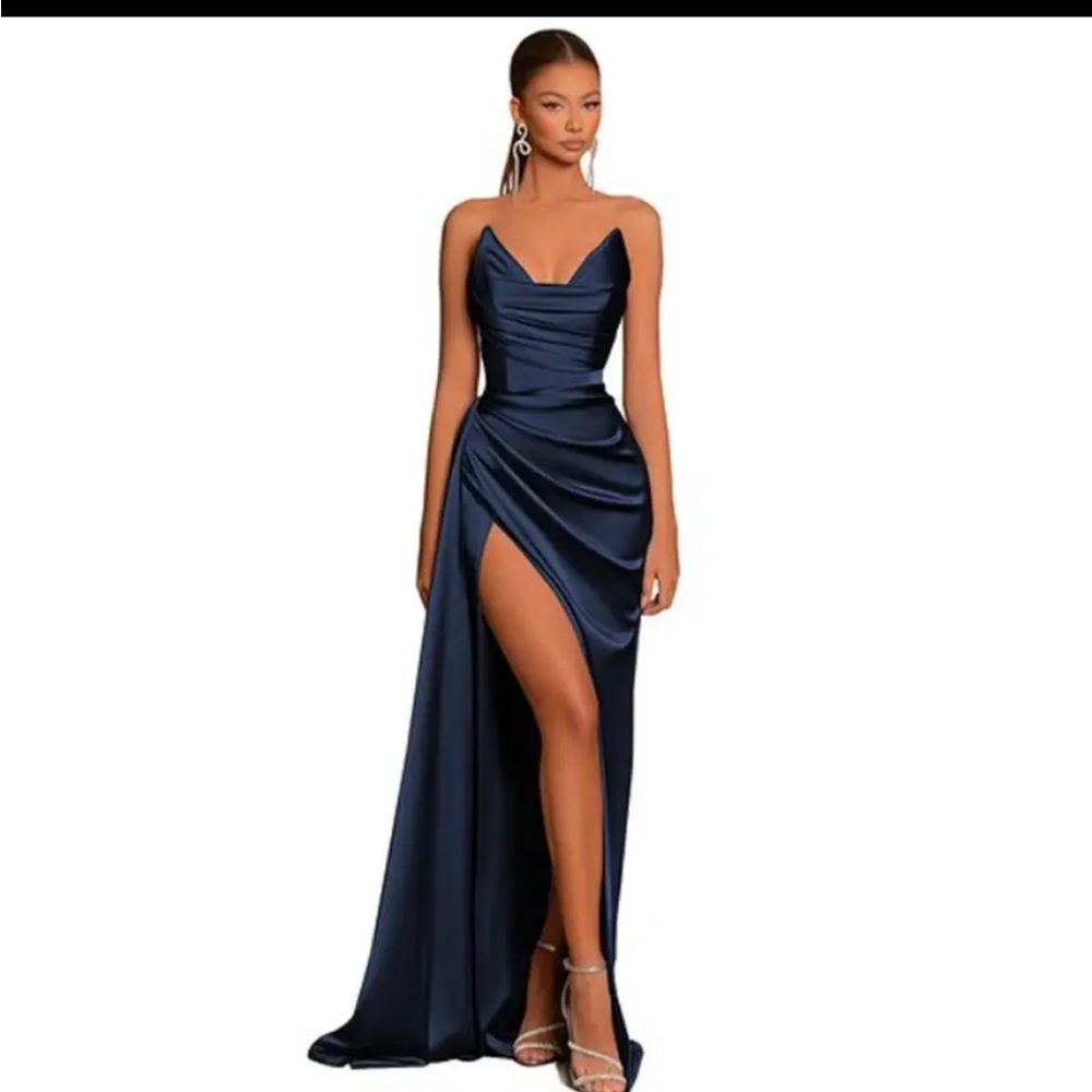 Strapless formal dress